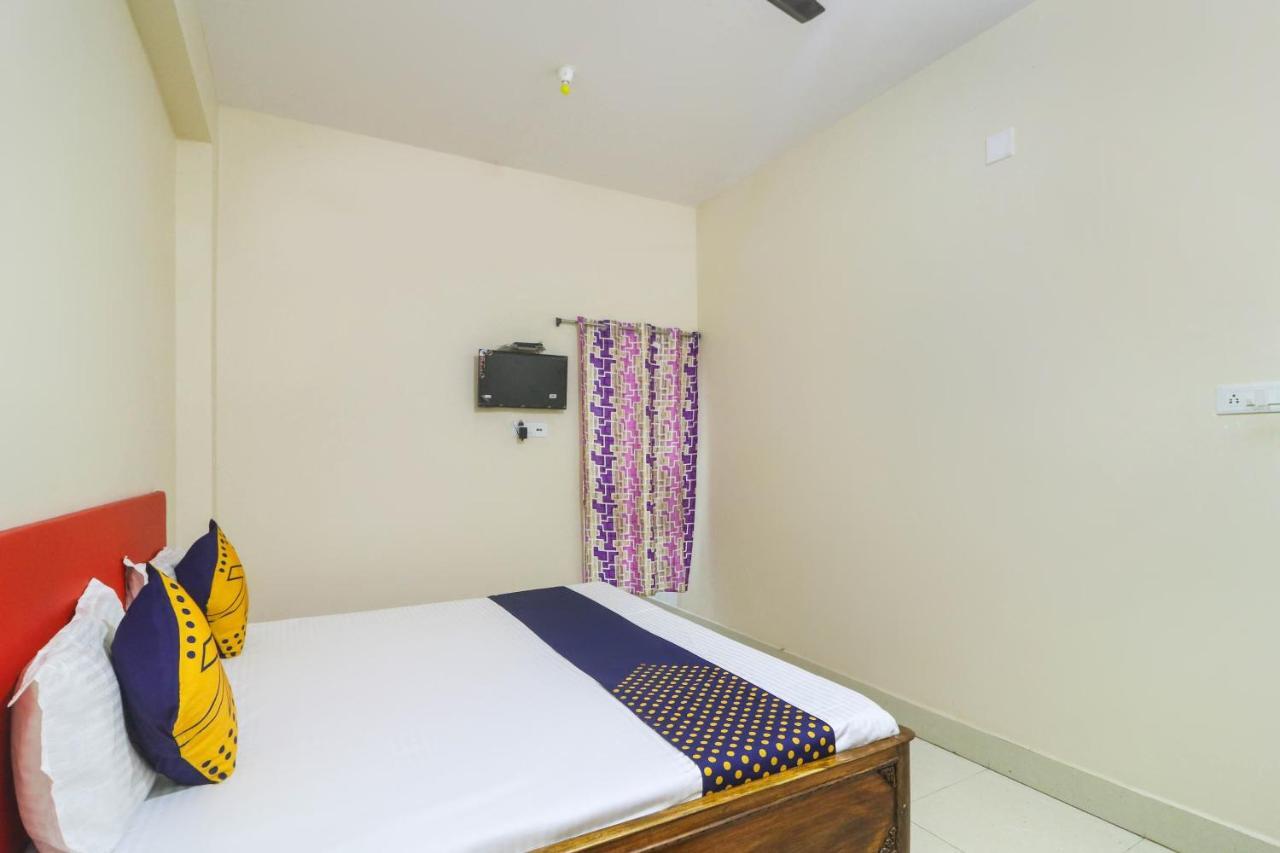 SPOT ON 68151 Prafulla Palace Hotel Jatani Exterior foto