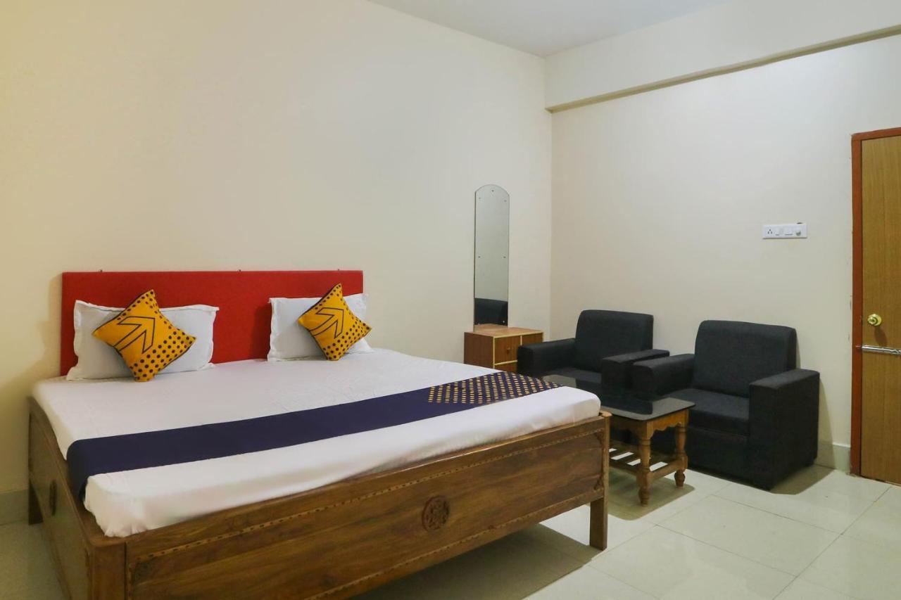 SPOT ON 68151 Prafulla Palace Hotel Jatani Exterior foto