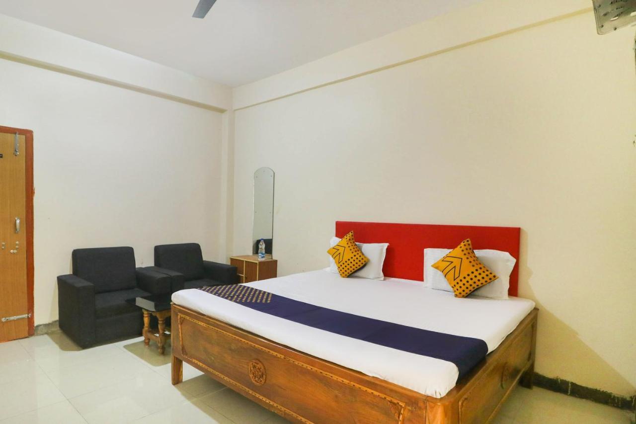 SPOT ON 68151 Prafulla Palace Hotel Jatani Exterior foto